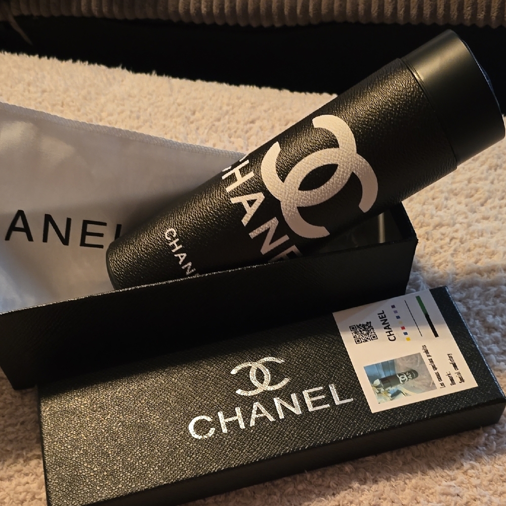 ♡♡♡ C Black and White Logo Travel Hot Cup with Box With Tea Basket